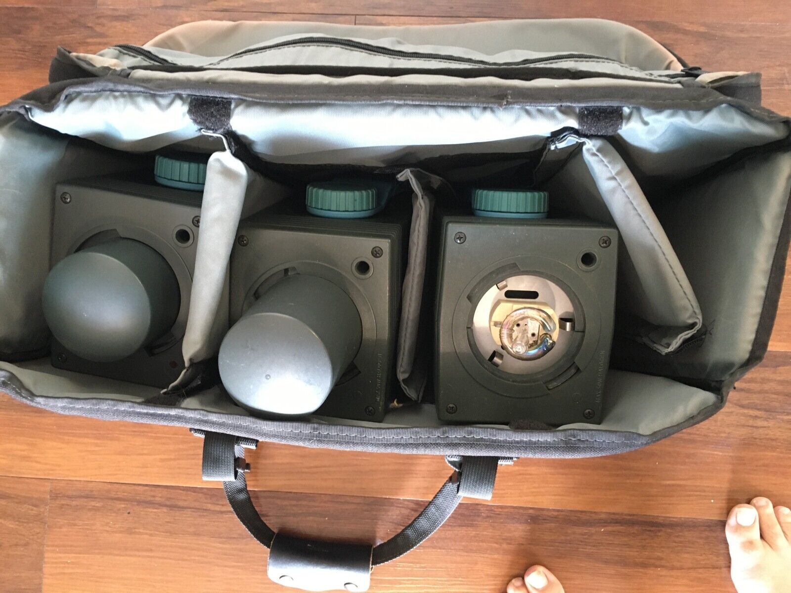 [used] Broncolor Impact 41 / 21 Flash Units With Bag, Cords And Reflectors
